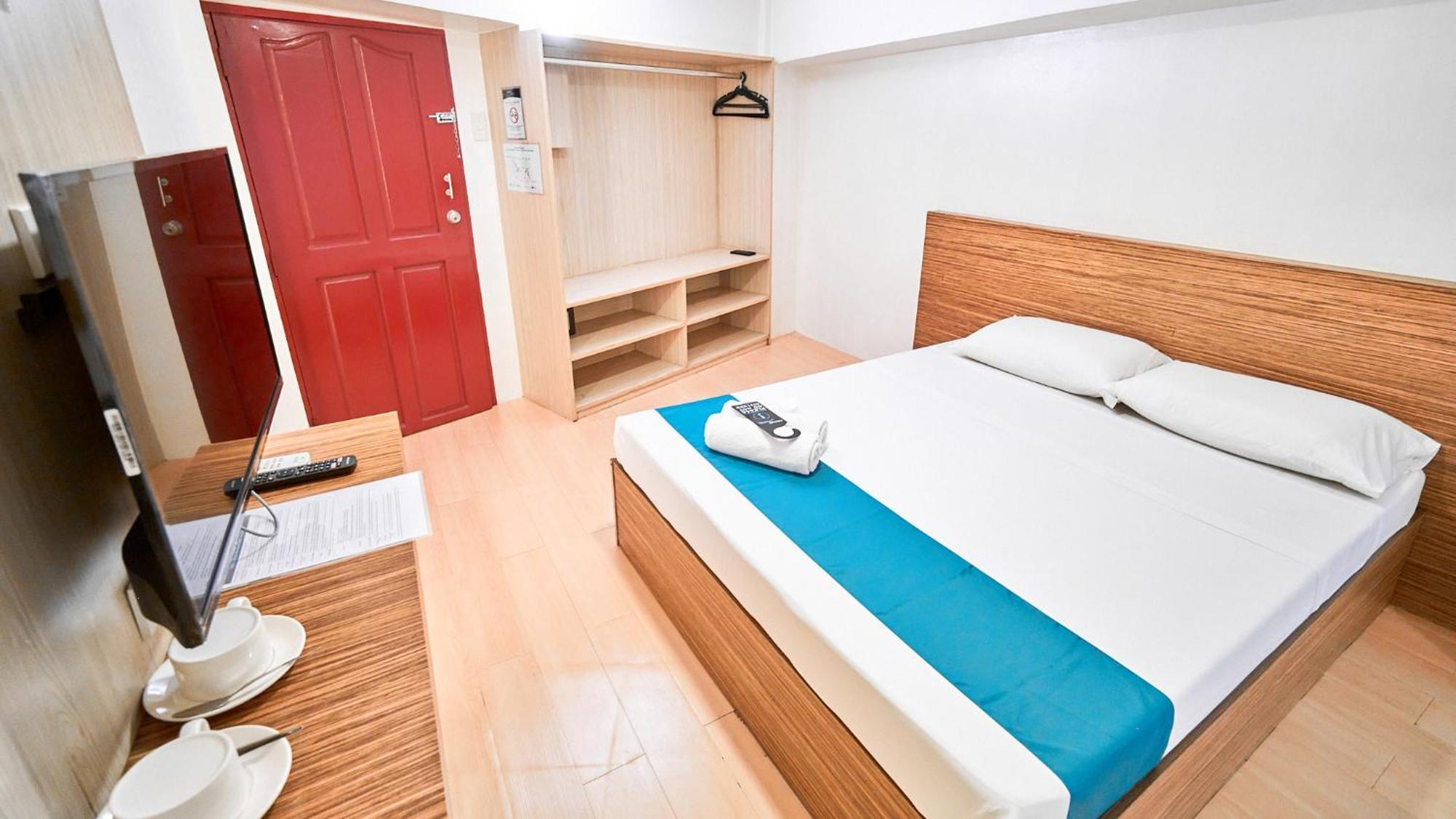 Circuit Hostel Makati City Exteriér fotografie